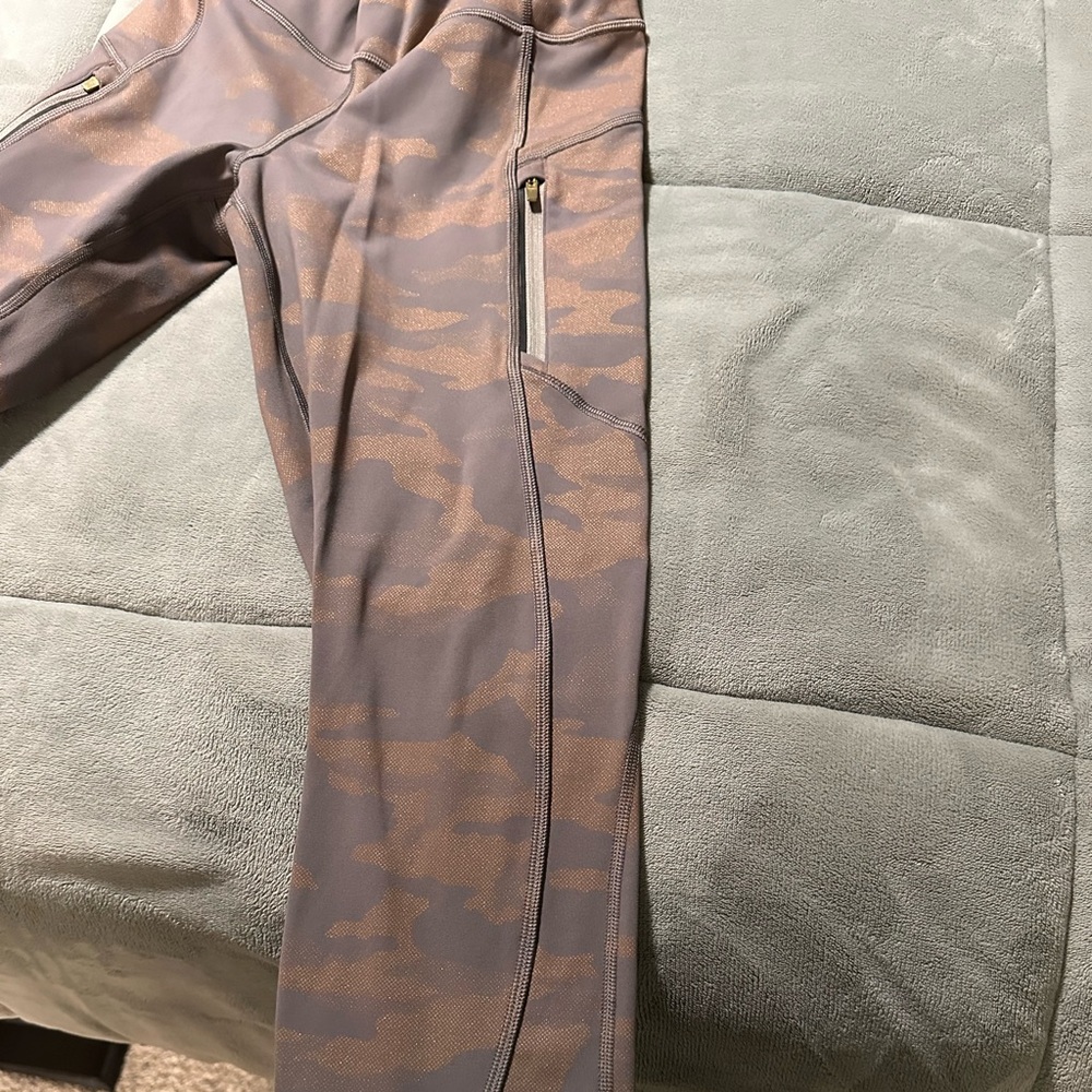 Athleta leggings only worn once